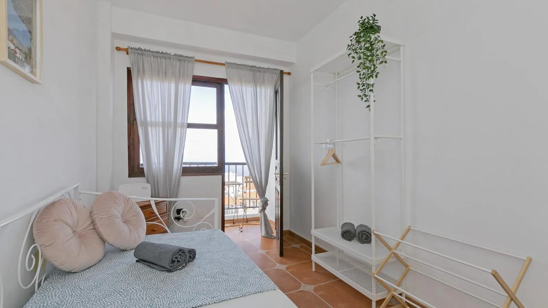 Rooftop View Escape - 1 Minute To Center And Fast Wi-Fi - Special Low Season Price For May And June Icod De Los Vinos