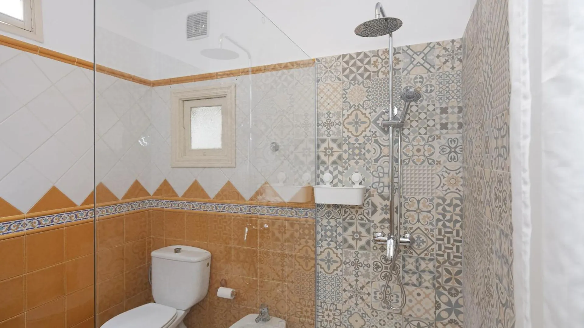 Rooftop View Escape - 1 Minute To Center And Fast Wi-Fi - Special Low Season Price For May And June Apartment
