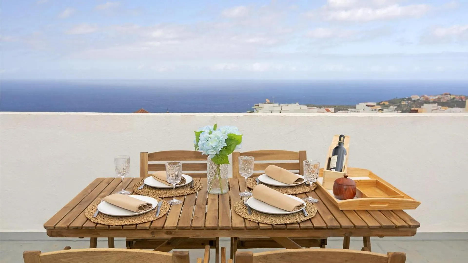 Rooftop View Escape - 1 Minute To Center And Fast Wi-Fi - Special Low Season Price For May And June Apartment
